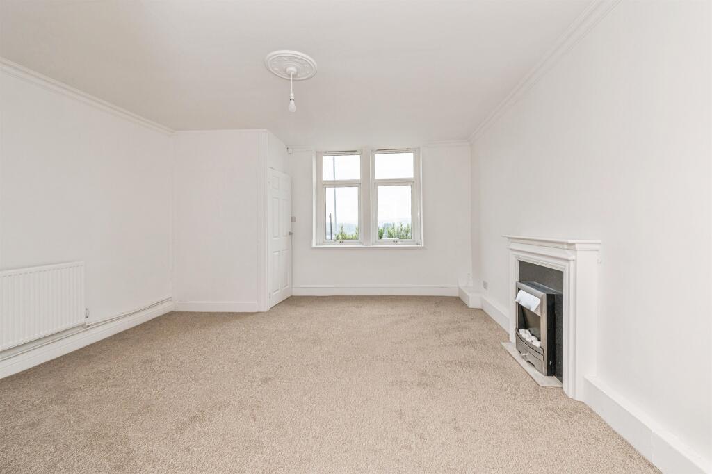 House in Kirklees, West Yorkshire - More