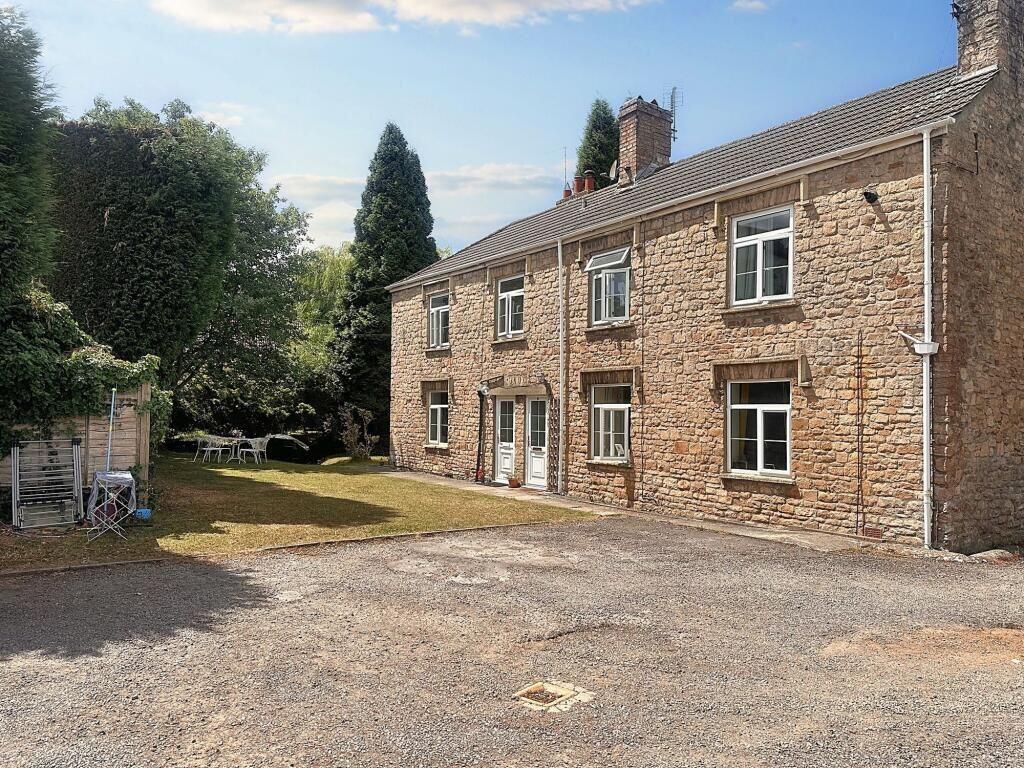 Main image of property: Flat 3 Belgrave Buildings, The Scop, Almondsbury, Bristol, Avon, BS32 4DU