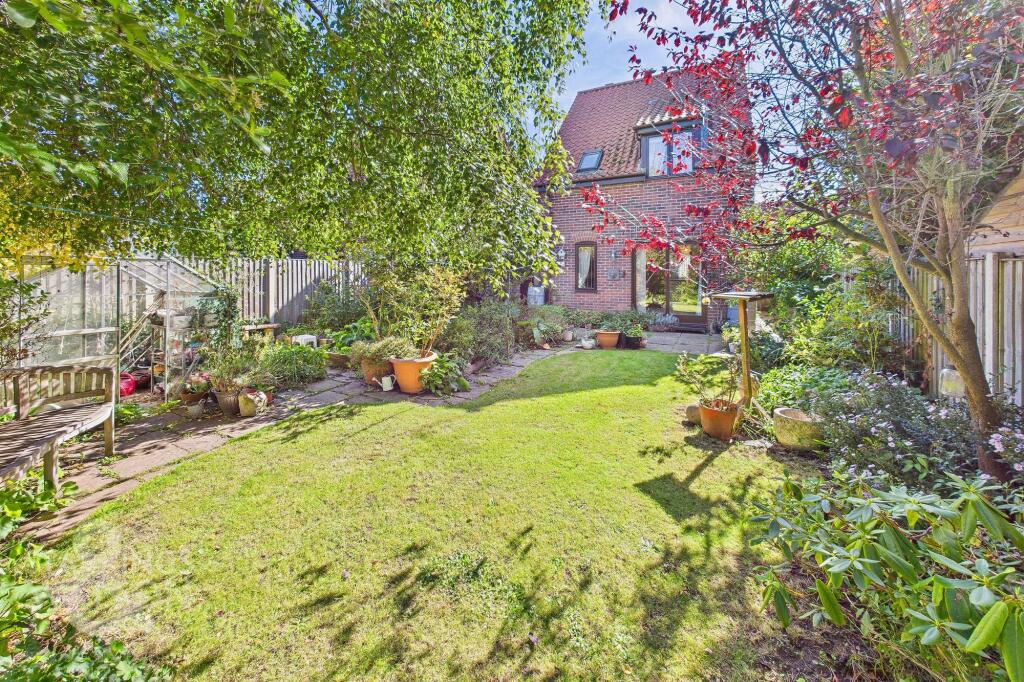 Sale Court, Loddon, Norwich photo 2