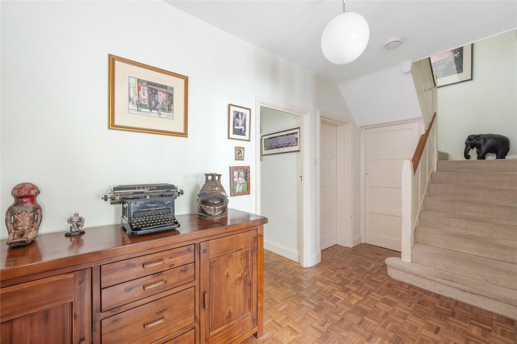 House in London - View 5