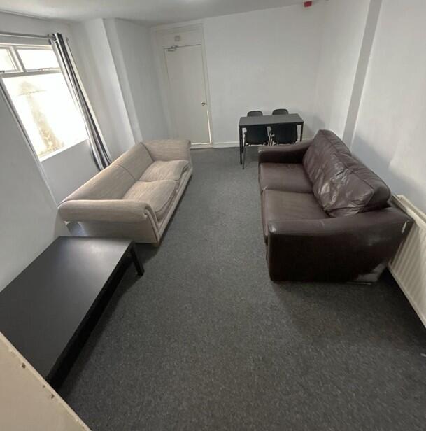 House in Cardiff, Maindy, Cathays - View 2