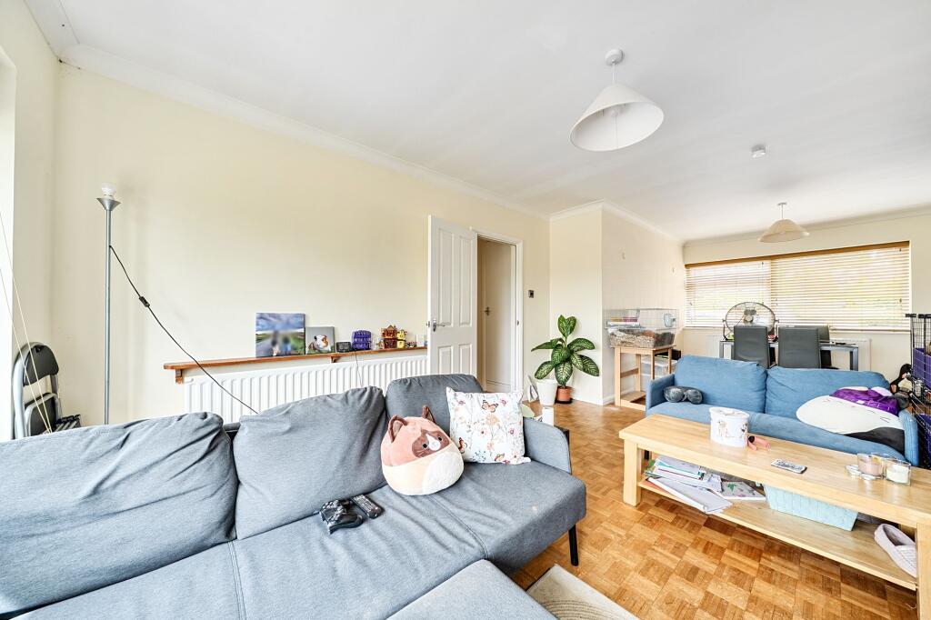 Apartment in Horsham, Pulborough - More