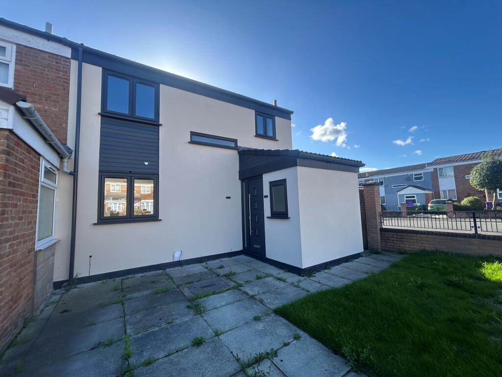 Main image of property: Victoria Falls, L27 4BD