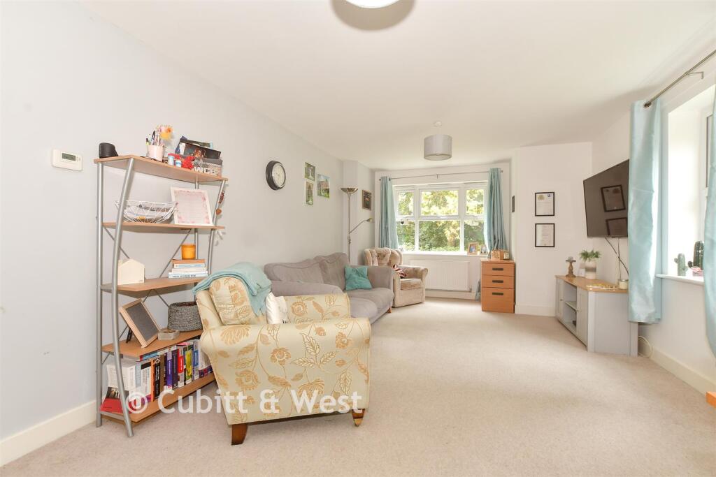 Apartment in Horsham, North Horsham - View 4