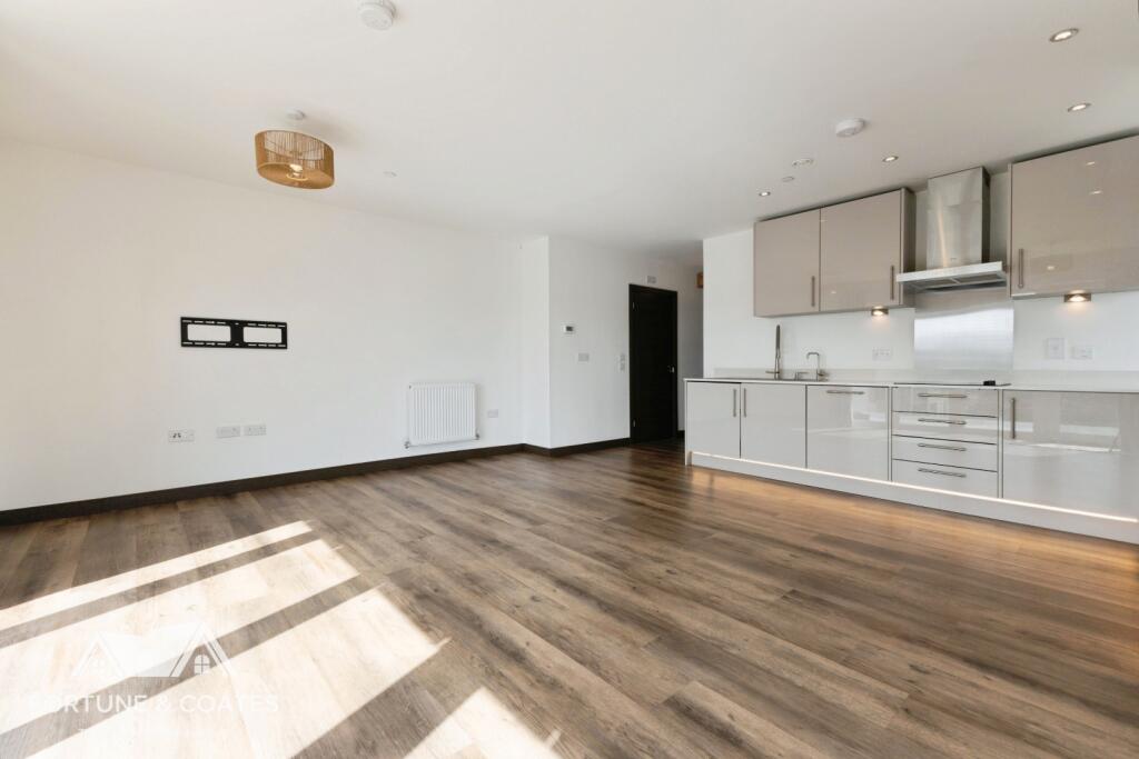 Apartment in Chelmsford - View 4