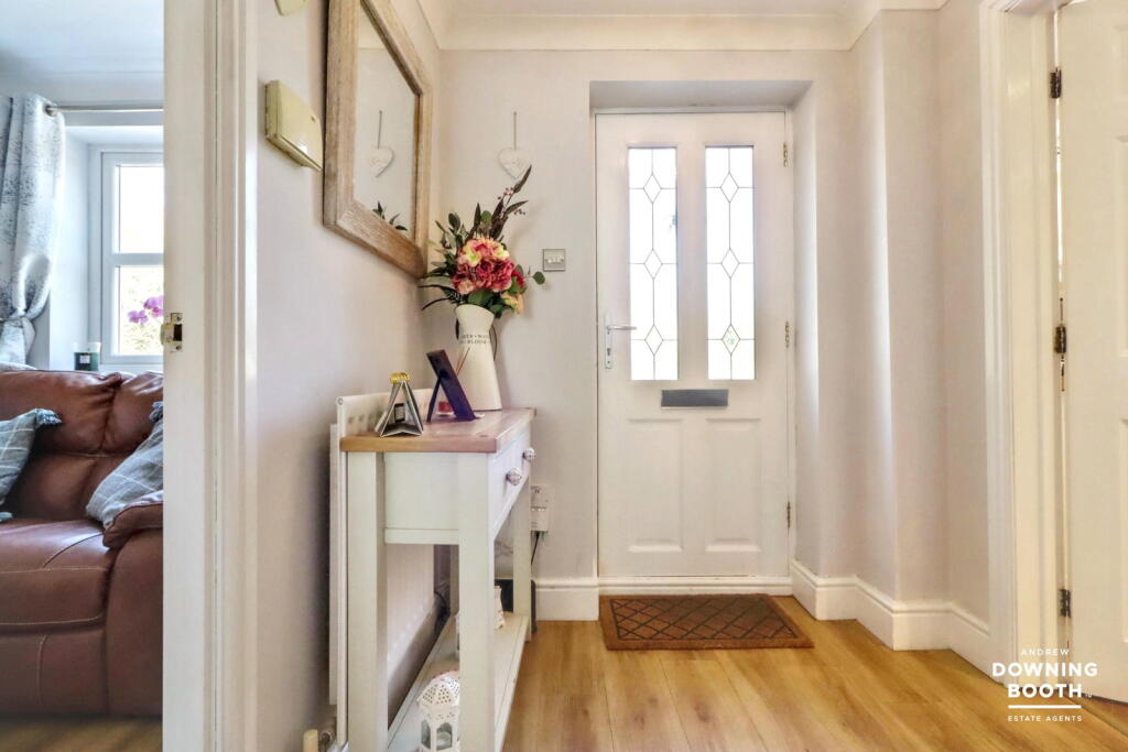 Alexandra Drive, Yoxall, Burton-On-Trent, DE13 8PL photo 4