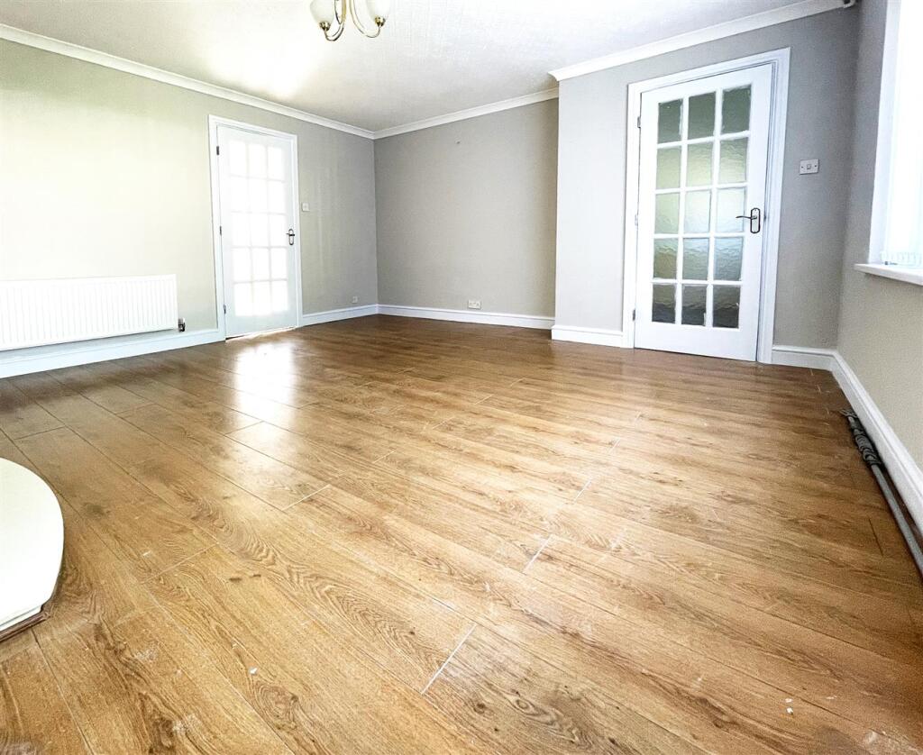 House in Nottingham, Clifton - View 4