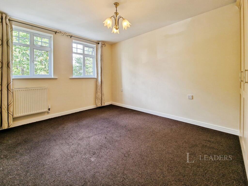 Apartment in Southampton - View 5