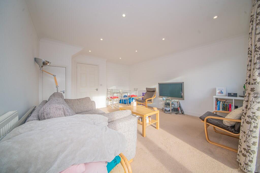 Chestnut Avenue, Eastleigh, SO50 photo 3