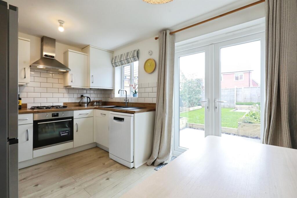 Herwin Close, Wellesbourne, WARWICK photo 2