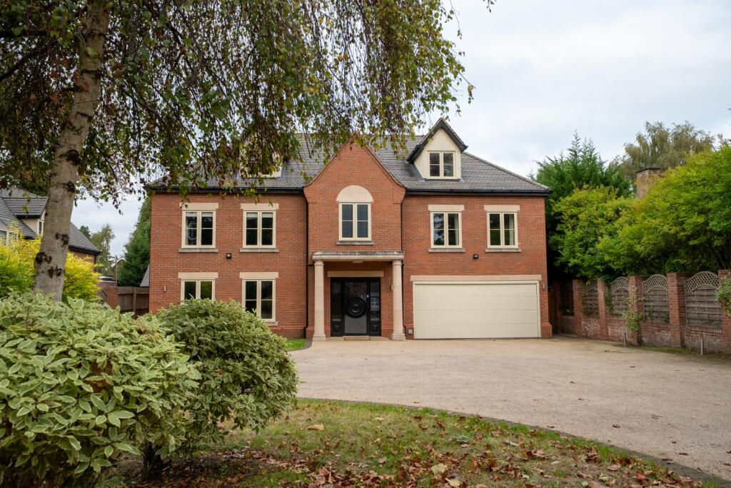Warwick Road, Knowle, Solihull, West Midlands, B93