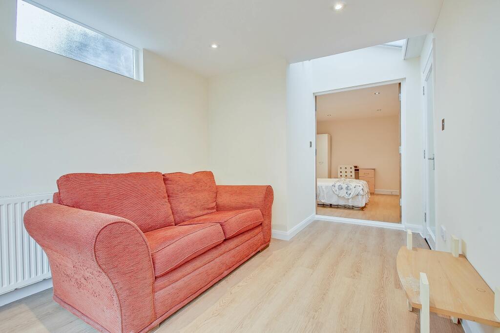 Apartment in London, Perivale - More