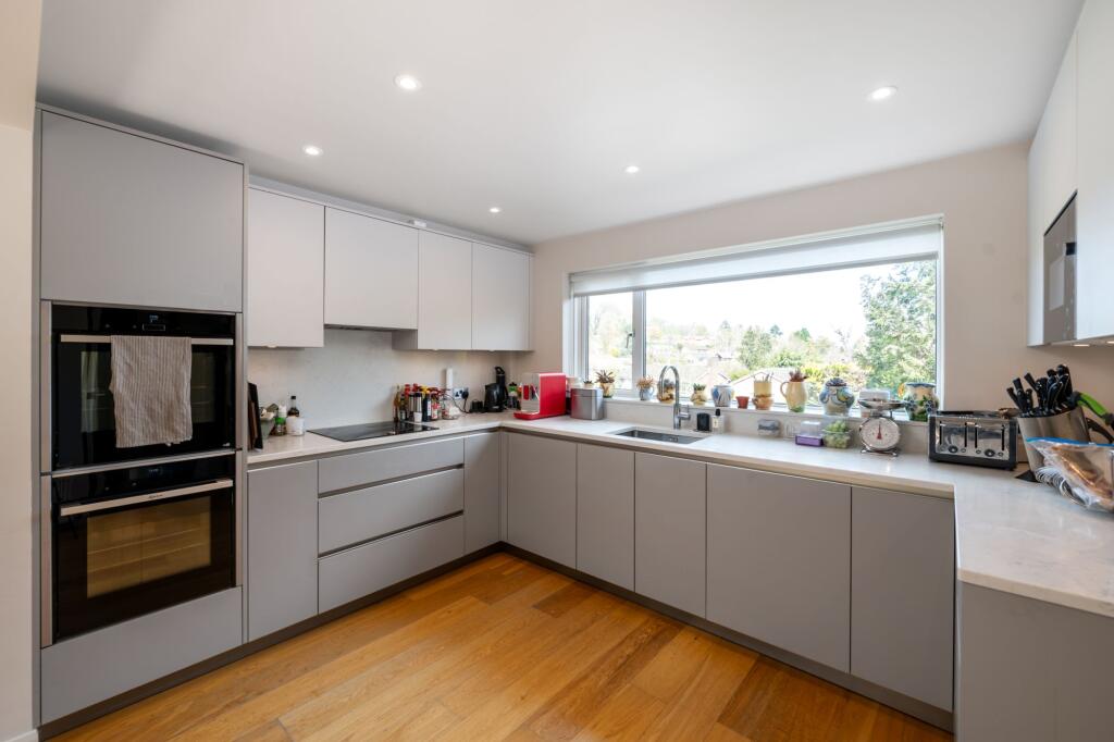 Windmill Way, Reigate, RH2 photo 4