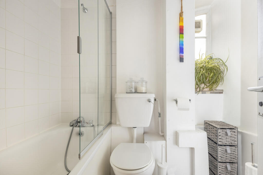 Apartment in London - View 5