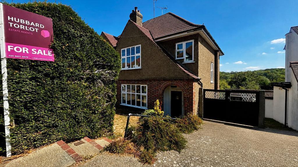Main image of property: Birdwood Close, Selsdon, South Croydon, CR2 8QG
