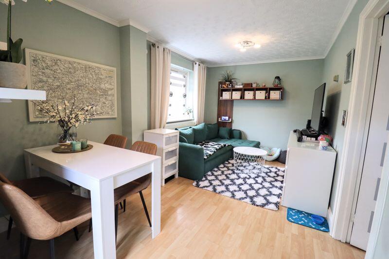 Kempton Gardens, Bletchley Milton Keynes photo 3
