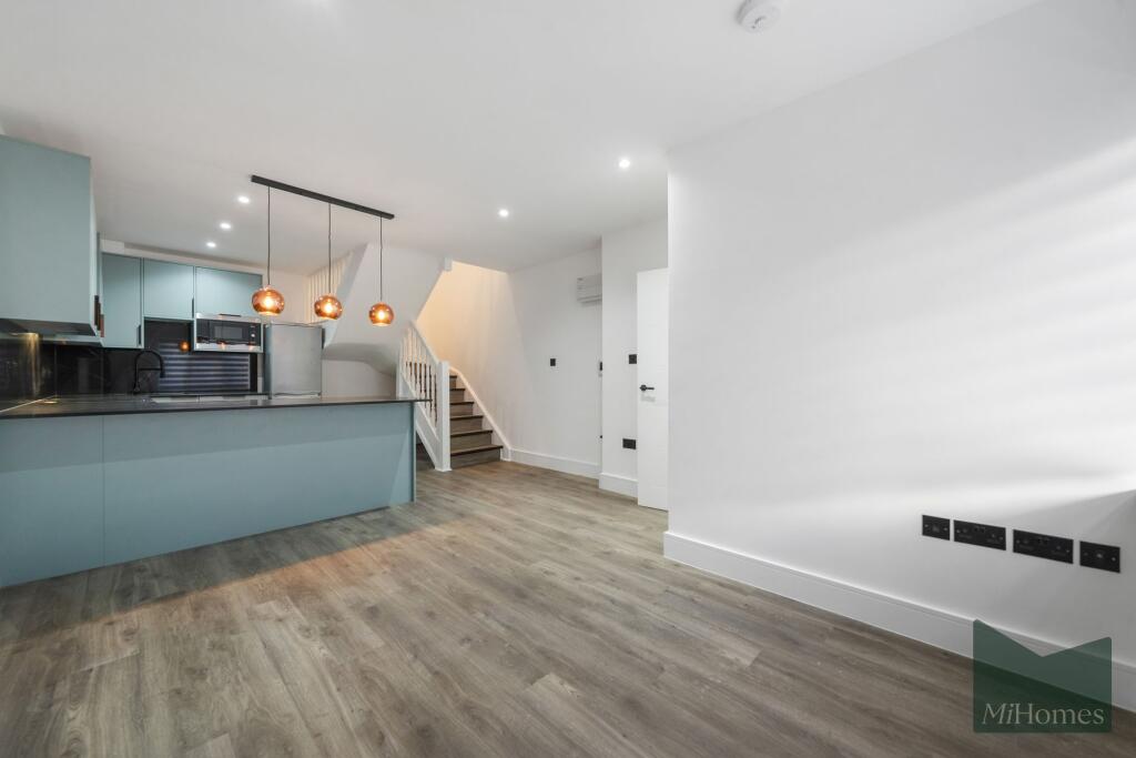 Apartment in London - View 5
