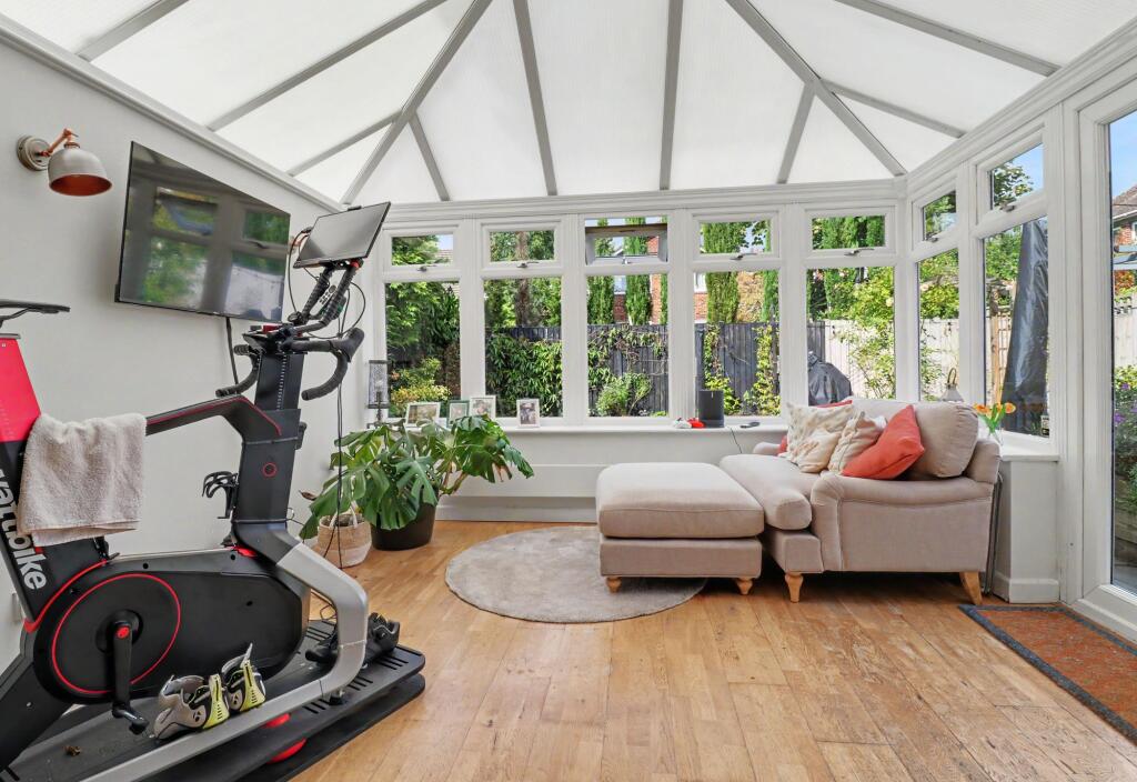 House in Eastleigh, Fair Oak and Horton Heath - More