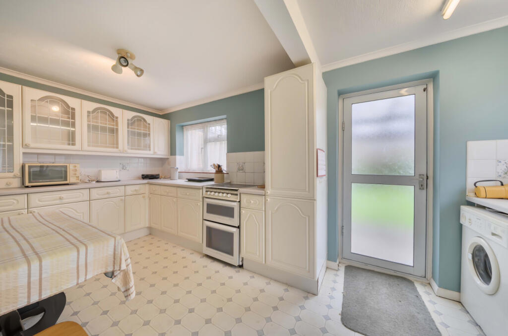 Highfield Path, Farnborough, Hampshire, GU14 - View 3