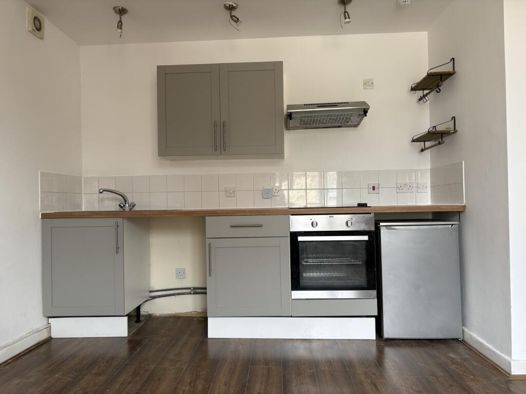 Apartment in Northampton, Phippsville - View 2