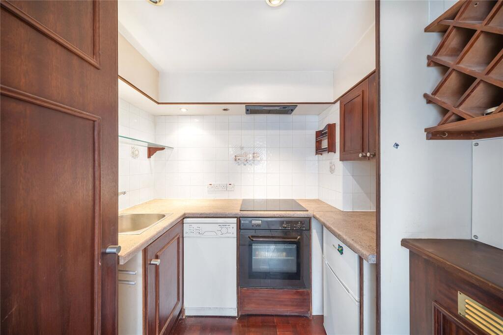 Apartment in London, Royal Borough of Kensington and Chelsea - More