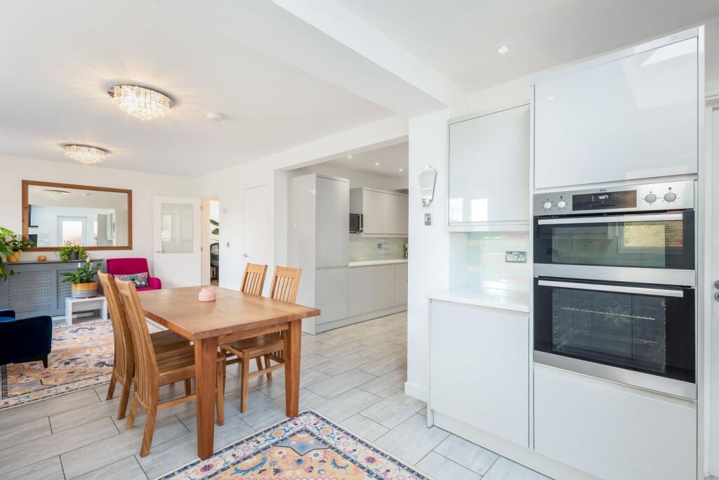 House in Stratford-on-Avon, Stratford-upon-Avon - View 3