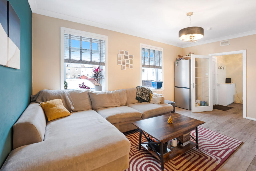 Ladywell Place, Tullibody FK10 photo 2