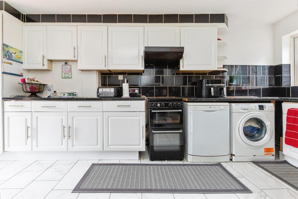 Additional image 4 of Walnut Grove, Welwyn Garden City