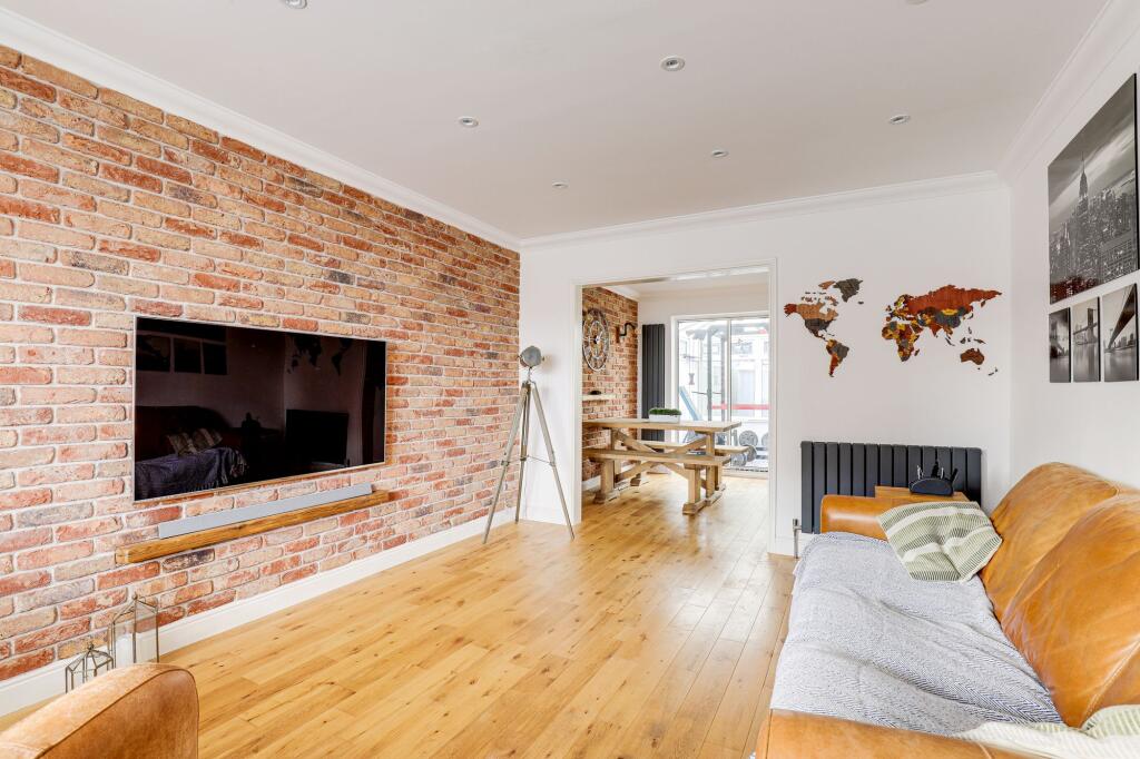 House in Ashfield, Hucknall - View 5