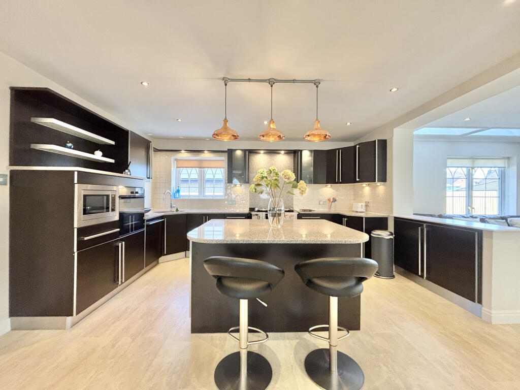 Brocklewood Avenue,  Poulton-Le-Fylde, FY6 photo 4