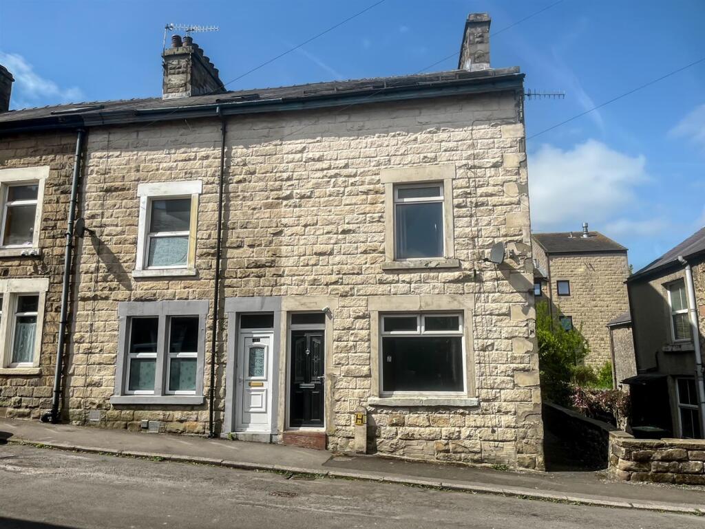 4-bed house on Alma Street, Buxton, £170,000