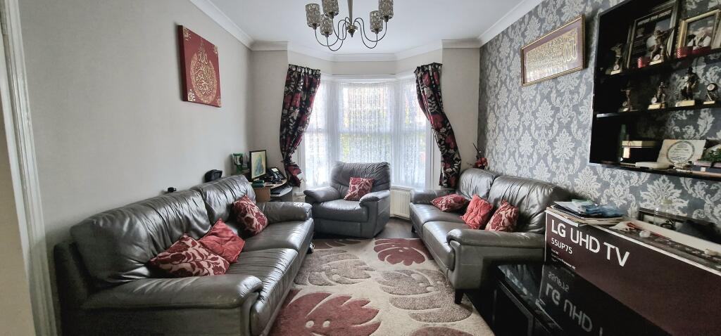 House in Watford, Holywell Estate - View 3