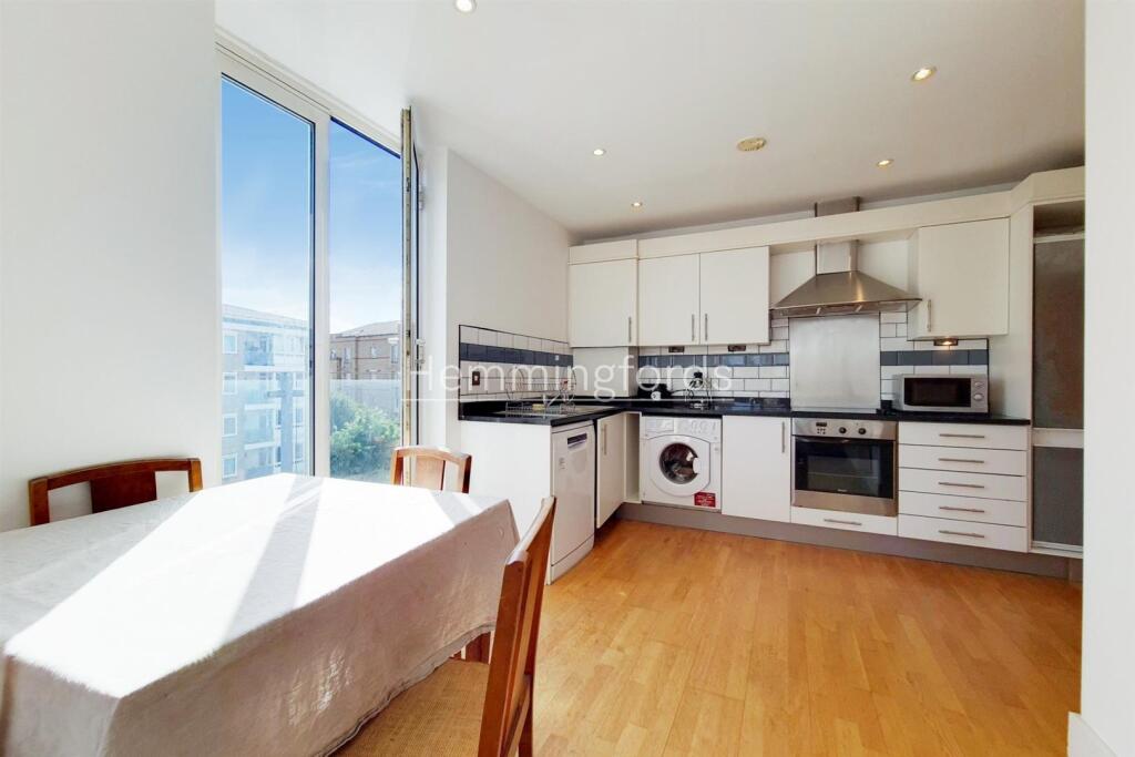 Apartment in London - View 5