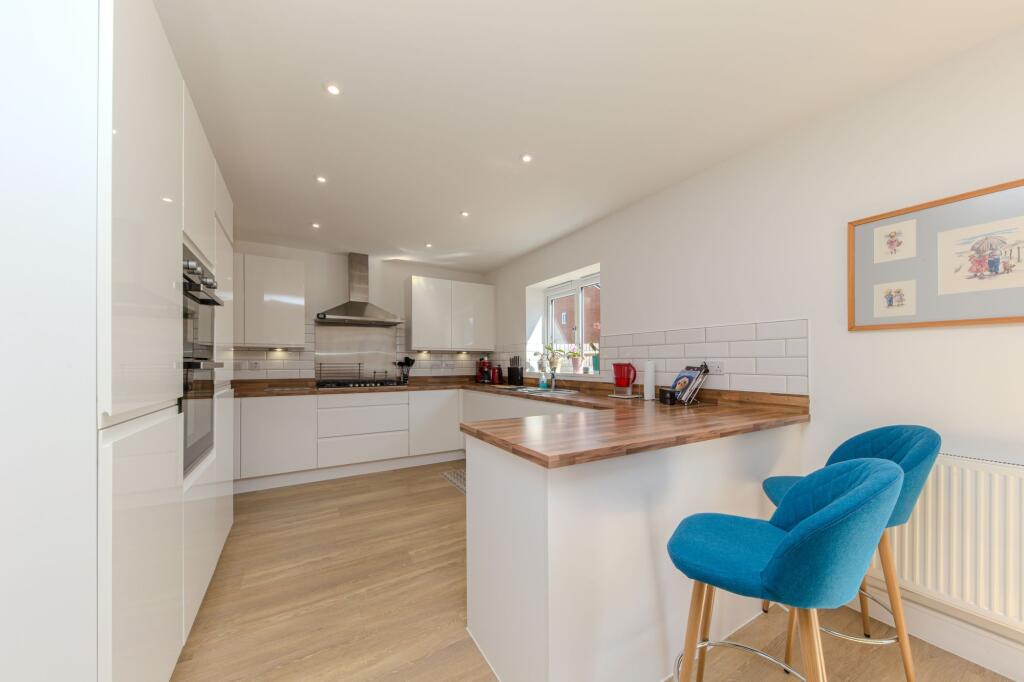 House in Stoke-on-Trent - View 4