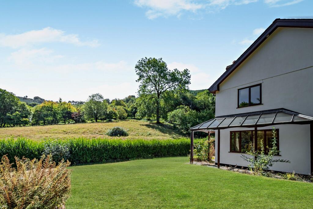 House in Taunton - View 3
