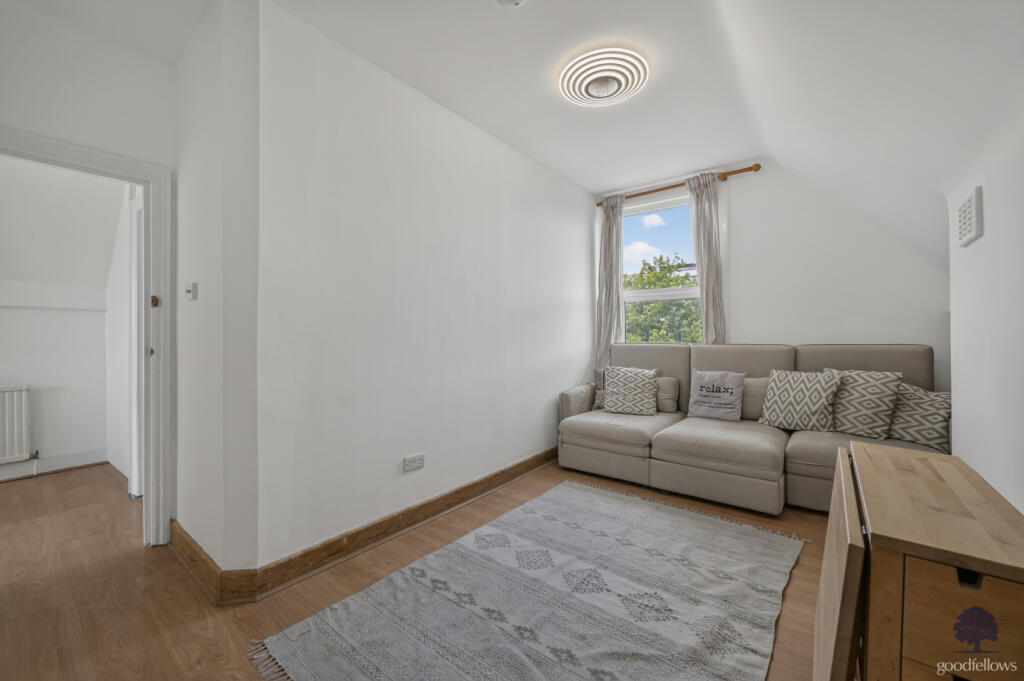 Main image of property: London Road, Mitcham, CR4