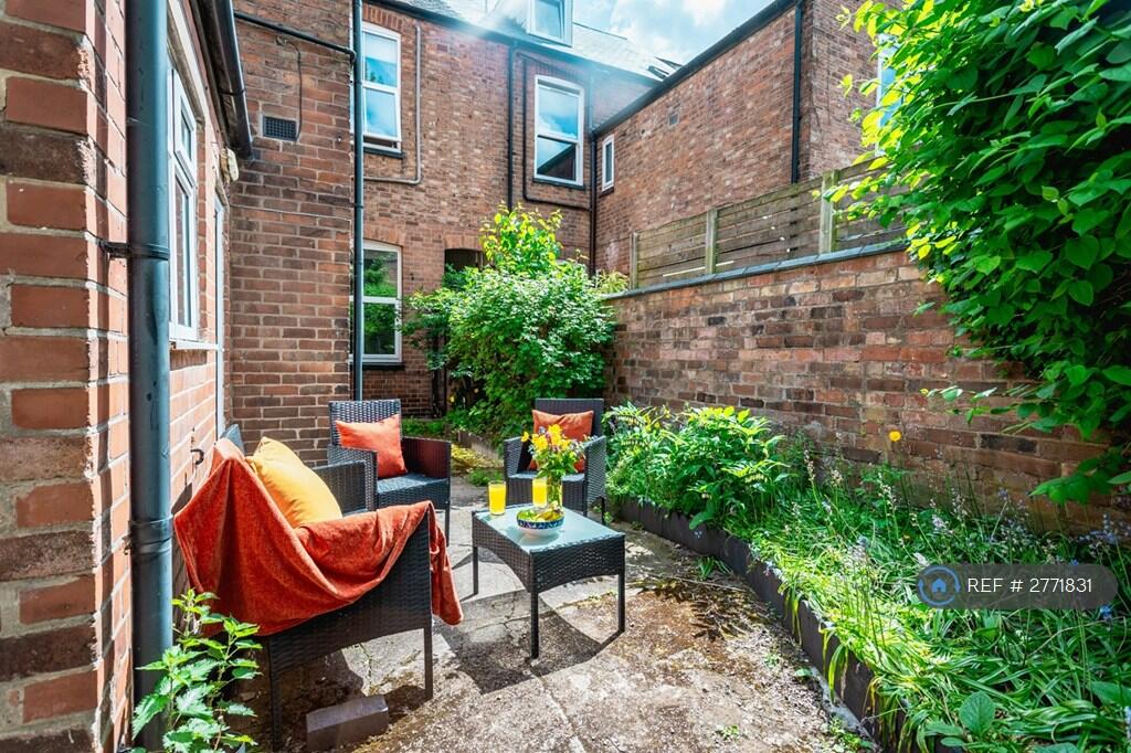 1 bedroom house share for rent