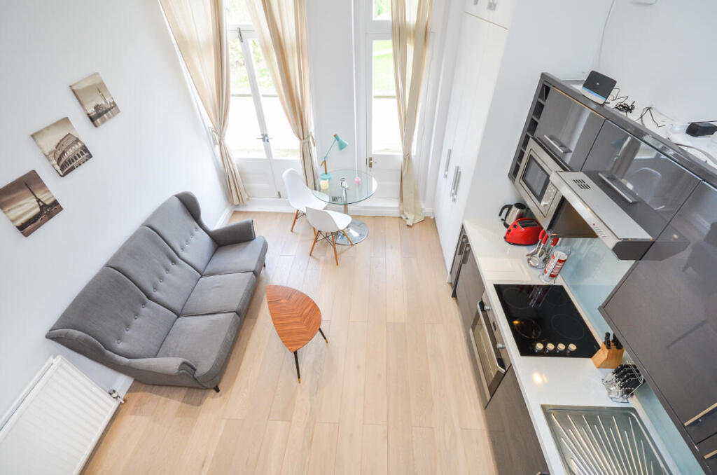 Studio flat for rent
