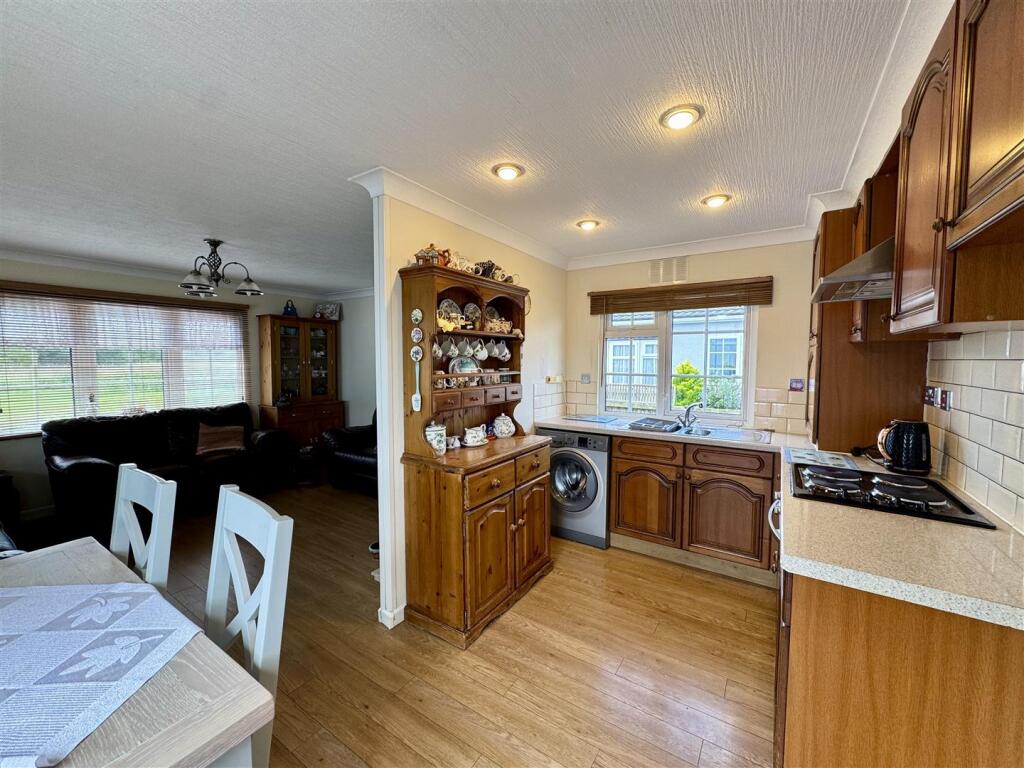 Severn Bridge Park Homes, Beachley, Chepstow photo 4