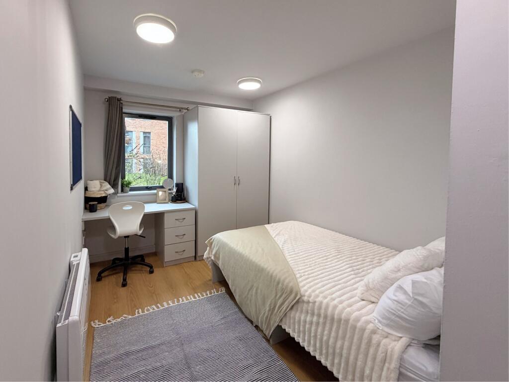 Main image of property: Cluster 8 Room B Queensland Place, Chatham Place, Liverpool