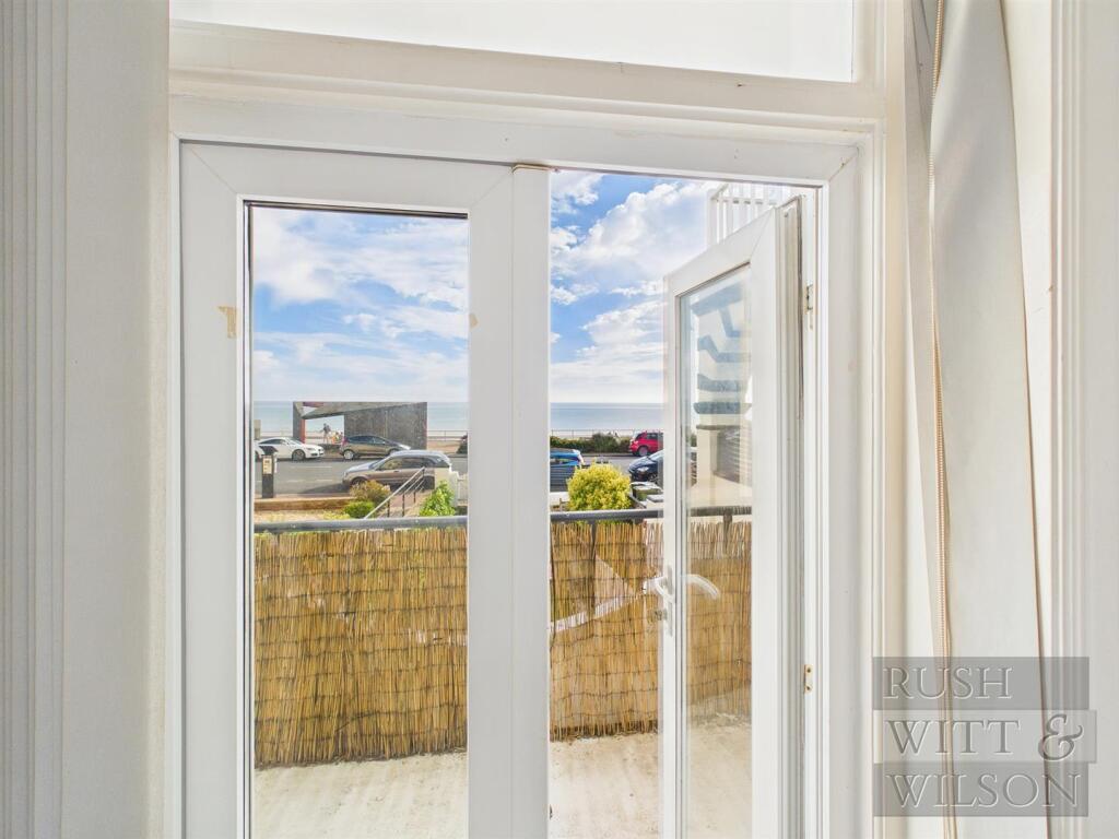 Apartment in Bexhill-on-Sea, Collington - View 3