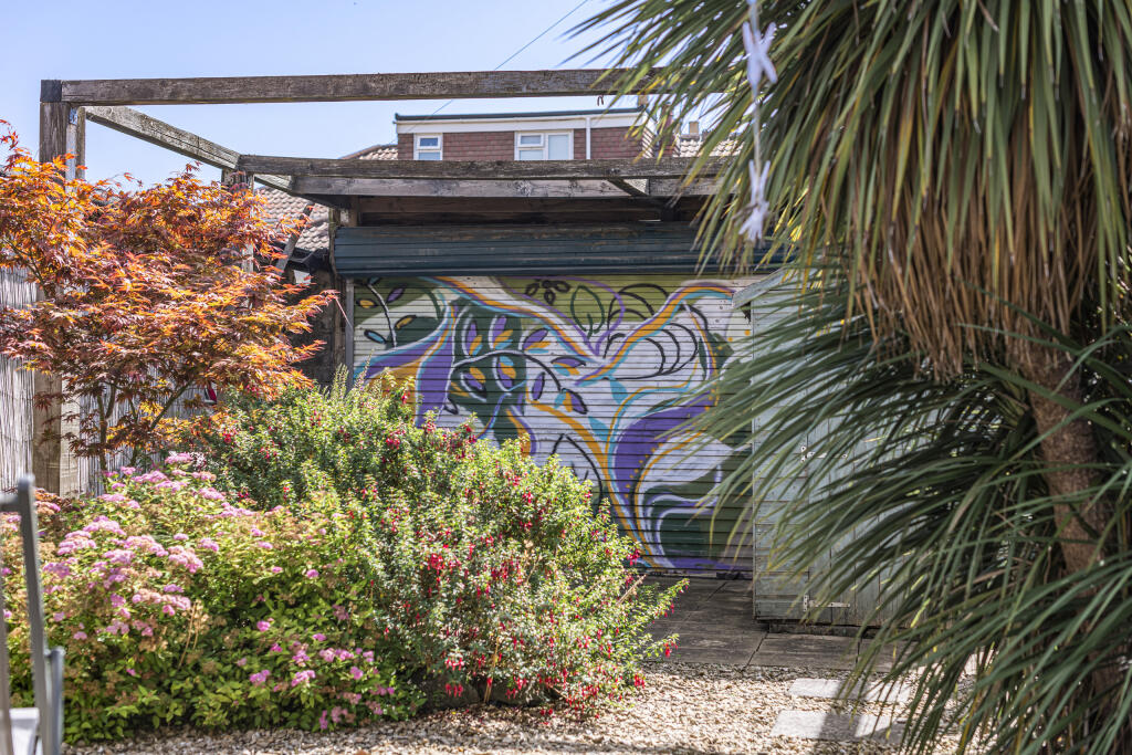 Ground Floor Flat, Grove Park, Brislington, Bristol, BS4 3LG photo 2