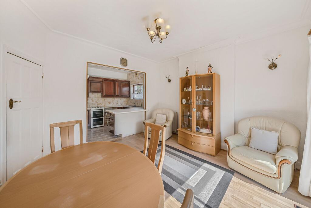 Winsford Gardens, Westcliff-On-Sea, SS0 - More