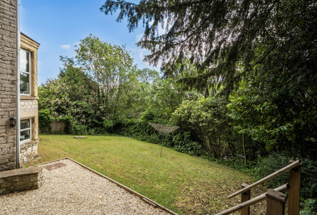 Apartment in Radstock, Bath and North East Somerset - More