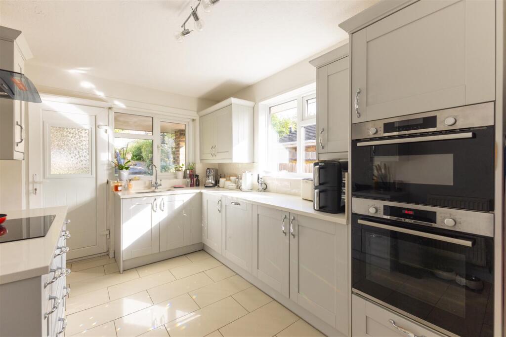House in Bexhill-on-Sea, White Hill - View 3