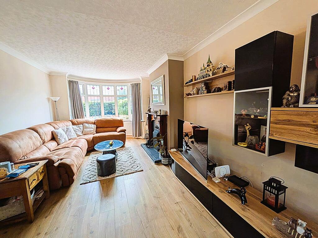 114 Birch Avenue, Chadderton, Oldham, OL1 2QU photo 2