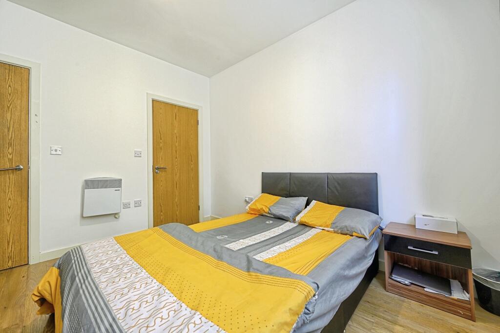 130 Sunbridge Road, Bradford, BD1 - More