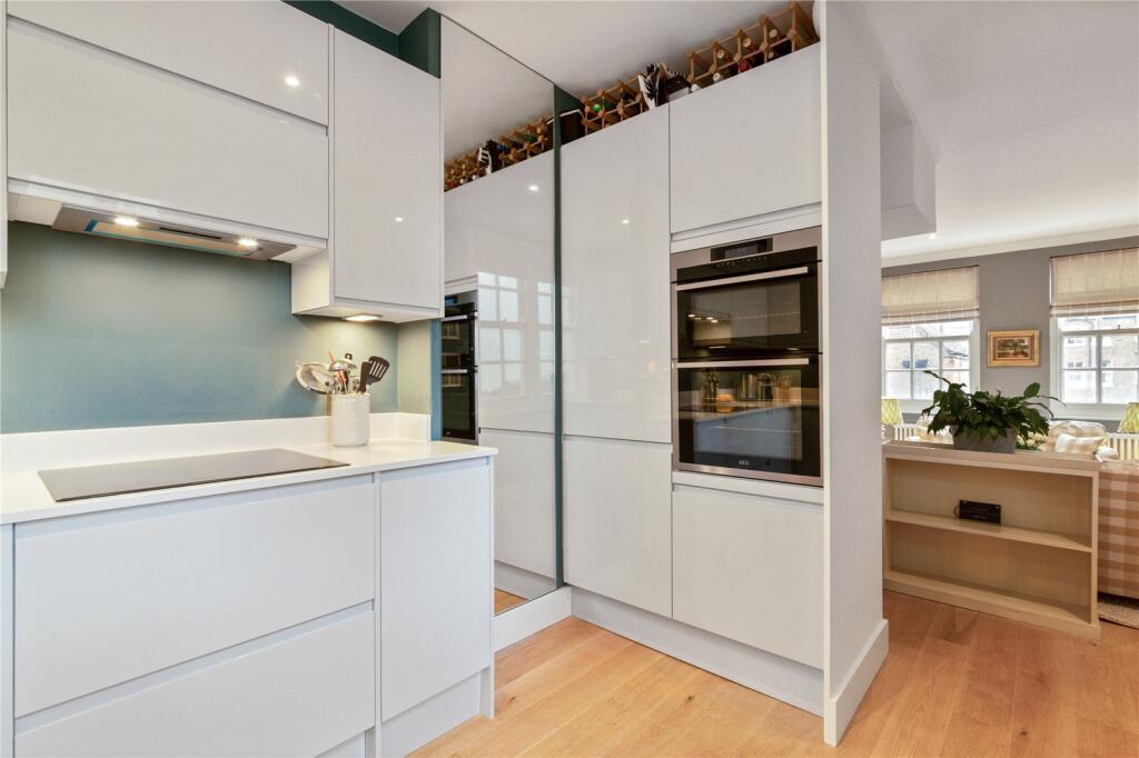 1 bedroom mews property for rent