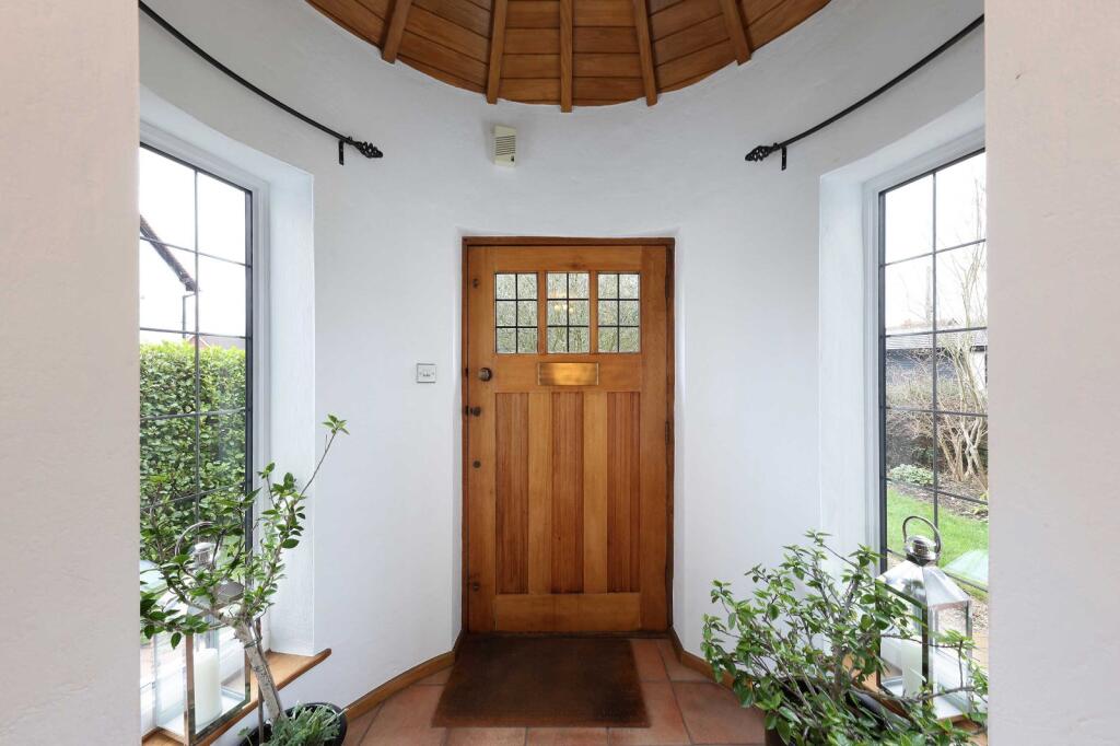 Cherry Tree Road, Farnham Royal, Buckinghamshire, SL2 photo 3