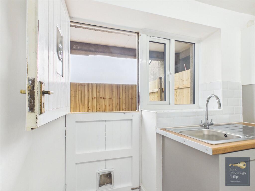 Apartment in Exeter - View 3